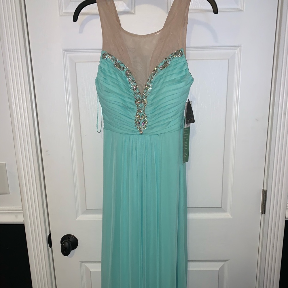New with tags, size 5 long mint green dress
